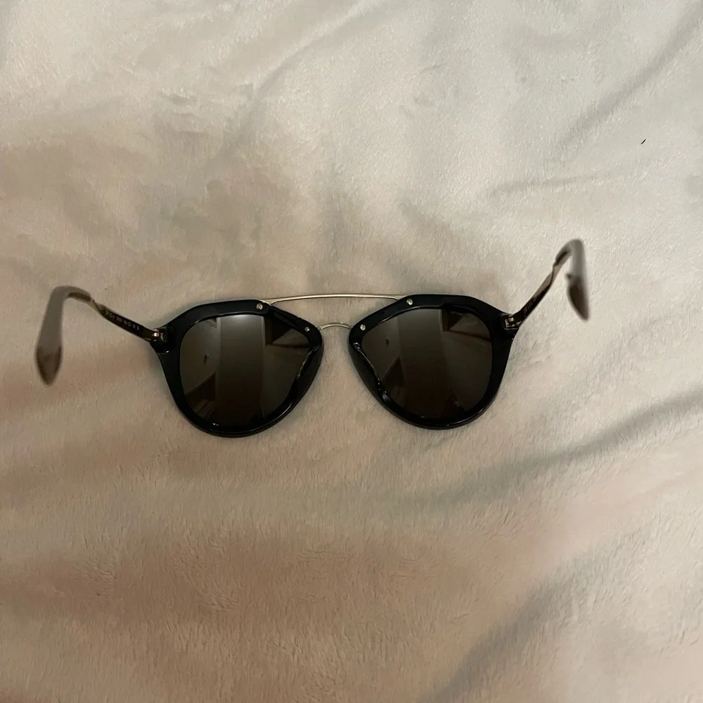 Beautiful Prada Black and Gold Sunglasses - Picture 8 of 14